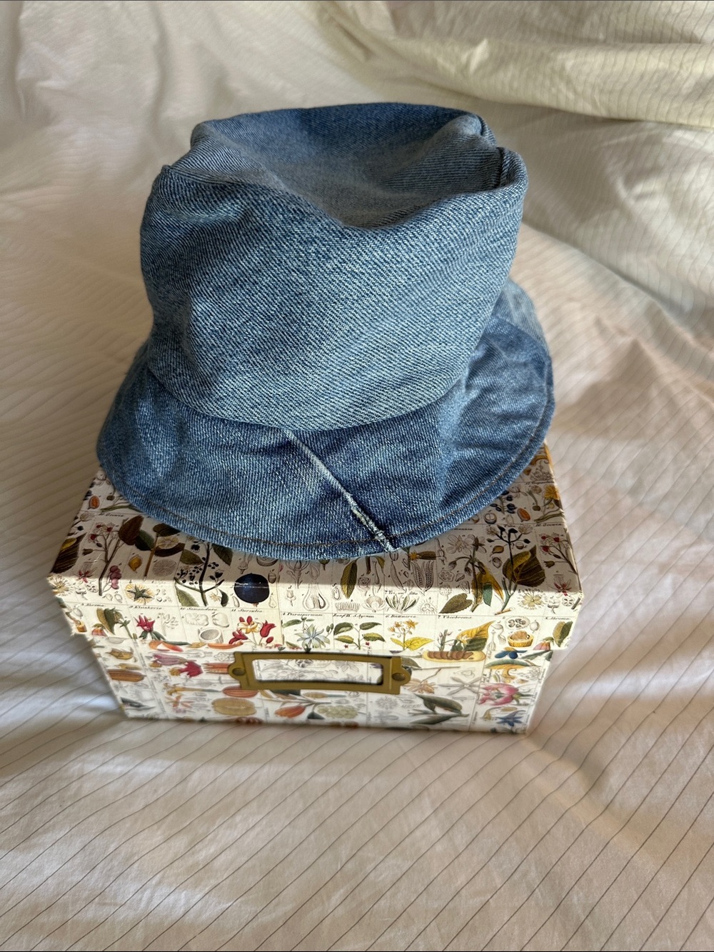 💜 3/30 Denim Bucket Hat - Light Blue
